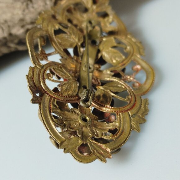 Antique Brooch Victorian Art Nouveau Gold Tone Floral Gilt Brass Dark Glass - Picture 4 of 10